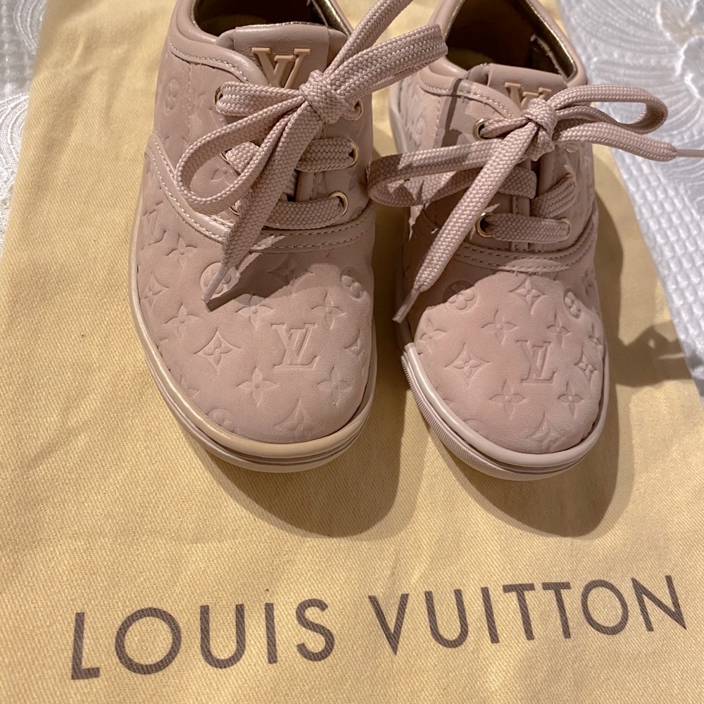 Louis Vuitton girls shoes - Picture 3 of 9